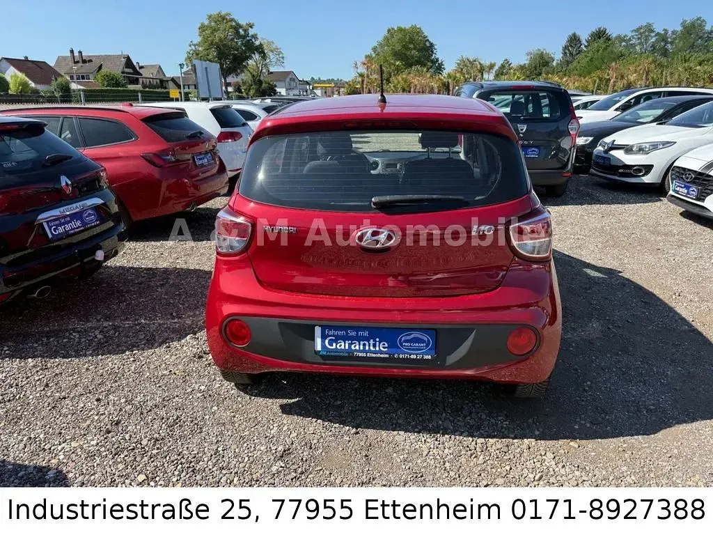 Gebraucht Hyundai i10 Classic 67 PS (49 kW) 2017 Rot Kleinwagen