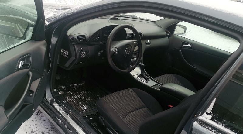 Gebraucht Mercedes C200 122 PS (89 kW) 2009 Schwarz Coupé