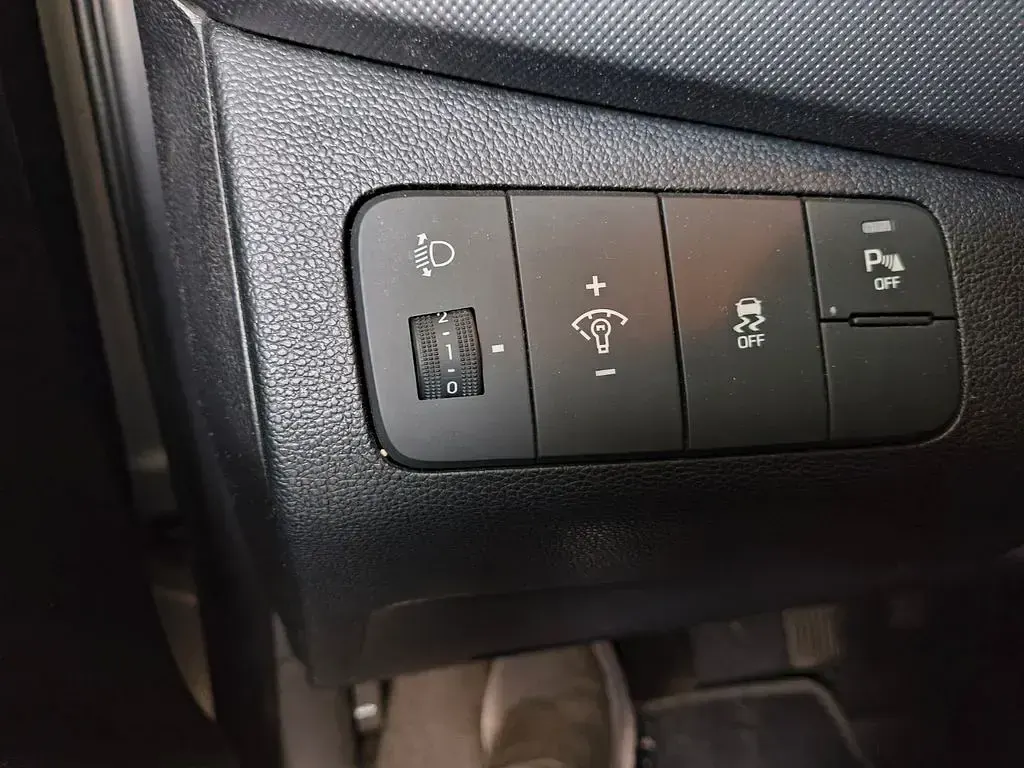 Gebraucht Hyundai i10 Style 67 PS (49 kW) 2016 Silber Kleinwagen