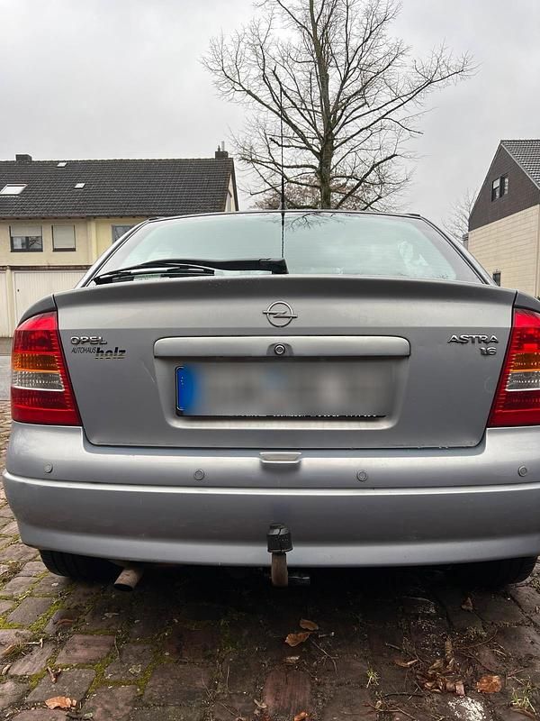 Grau Gebraucht 2001 Opel Astra Kleinwagen | 600 € (Superpreis) - Bild 1/4