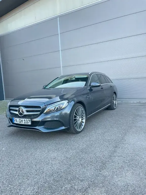 Gebraucht Mercedes C200 Avantgarde 184 PS (135 kW) 2015 Grau Limousine