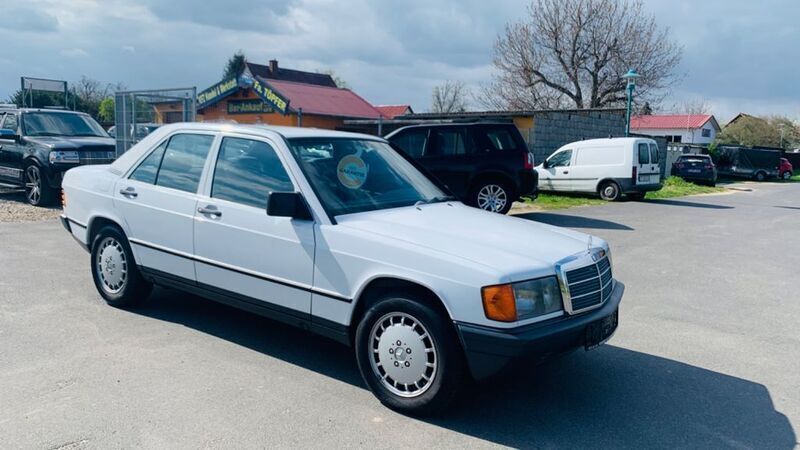 Weiß Gebraucht 1987 Mercedes 190 Limousine | 14.900 € - Bild 1/4