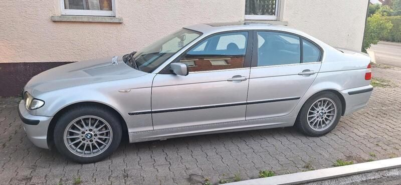 Grau Gebraucht 2002 BMW 320 Limousine | 2.100 € (Guter Preis) - Bild 1/3