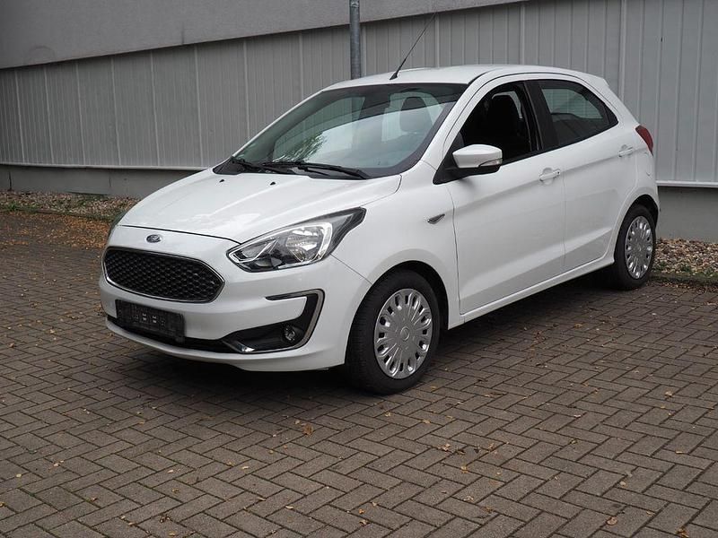 Weiß Gebraucht 2019 Ford Ka Plus Basis Kleinwagen | 8.990 € (Fairer Preis) - Bild 1/4