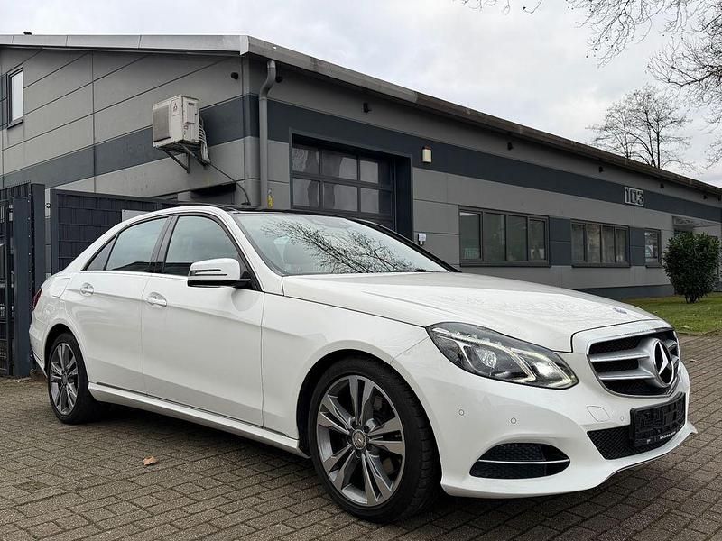 Gebraucht Mercedes E300 252 PS (185 kW) 2014 Weiß Limousine