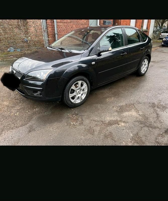 Schwarz Gebraucht 2007 Ford Focus Titanium Limousine | 3.499 € (Etwas zu teuer) - Bild 1/4