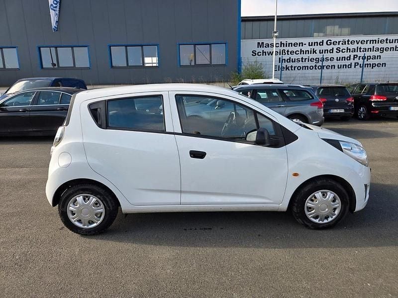 Second-hand Chevrolet Spark 68 CP (50 kW) 2011 Alb Hatchback