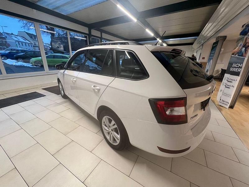 Gebraucht Skoda Fabia Ambition 95 PS (69 kW) 2022 Weiß Kleinwagen