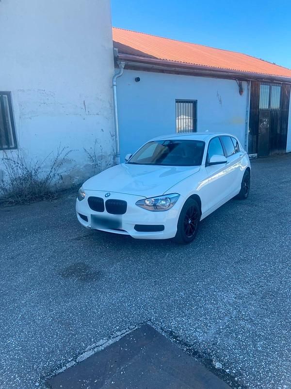 Gebraucht BMW 114 200 PS (147 kW) 2012 Weiß Kleinwagen