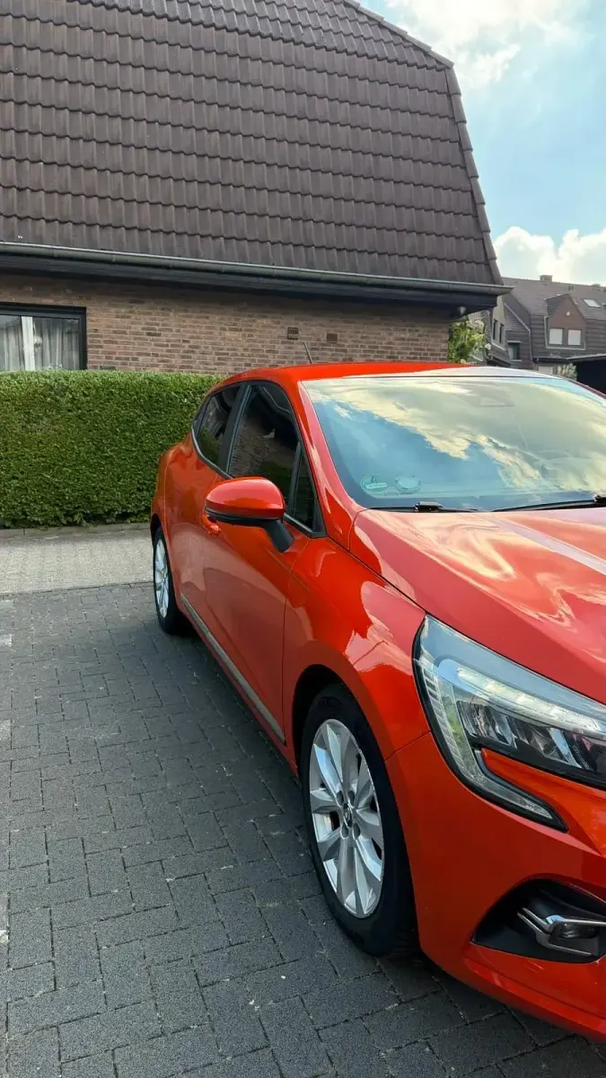 Gebraucht Renault Clio V 101 PS (74 kW) 2020 Orange Limousine
