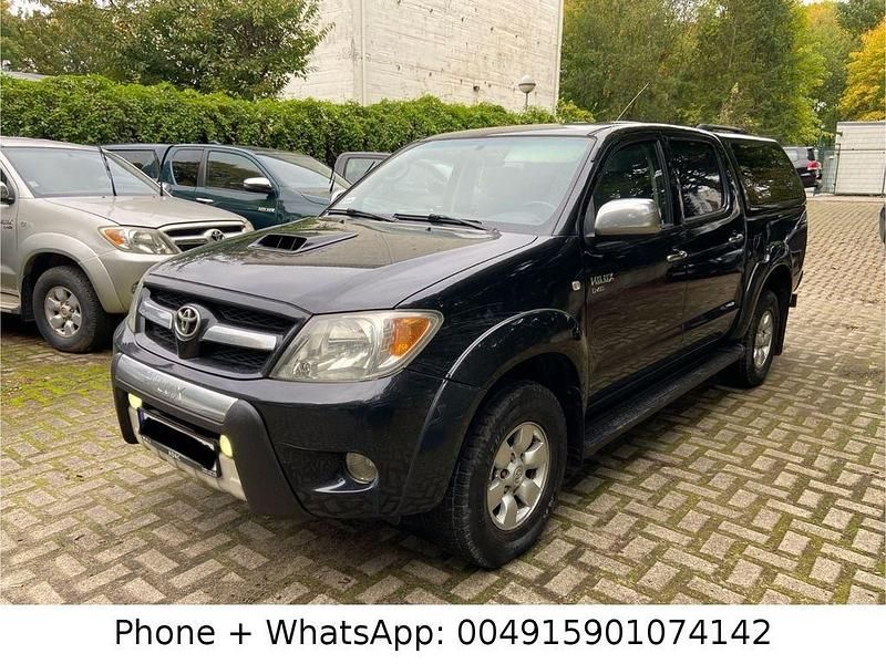Silber metallic Gebraucht 2007 Toyota HiLux Edition Abholung | 12.200 € - Bild 1/4