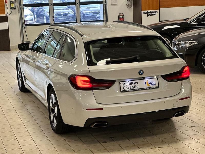 Gebraucht BMW 530 Performance 286 PS (210 kW) 2020 Mineralweiss Kombi