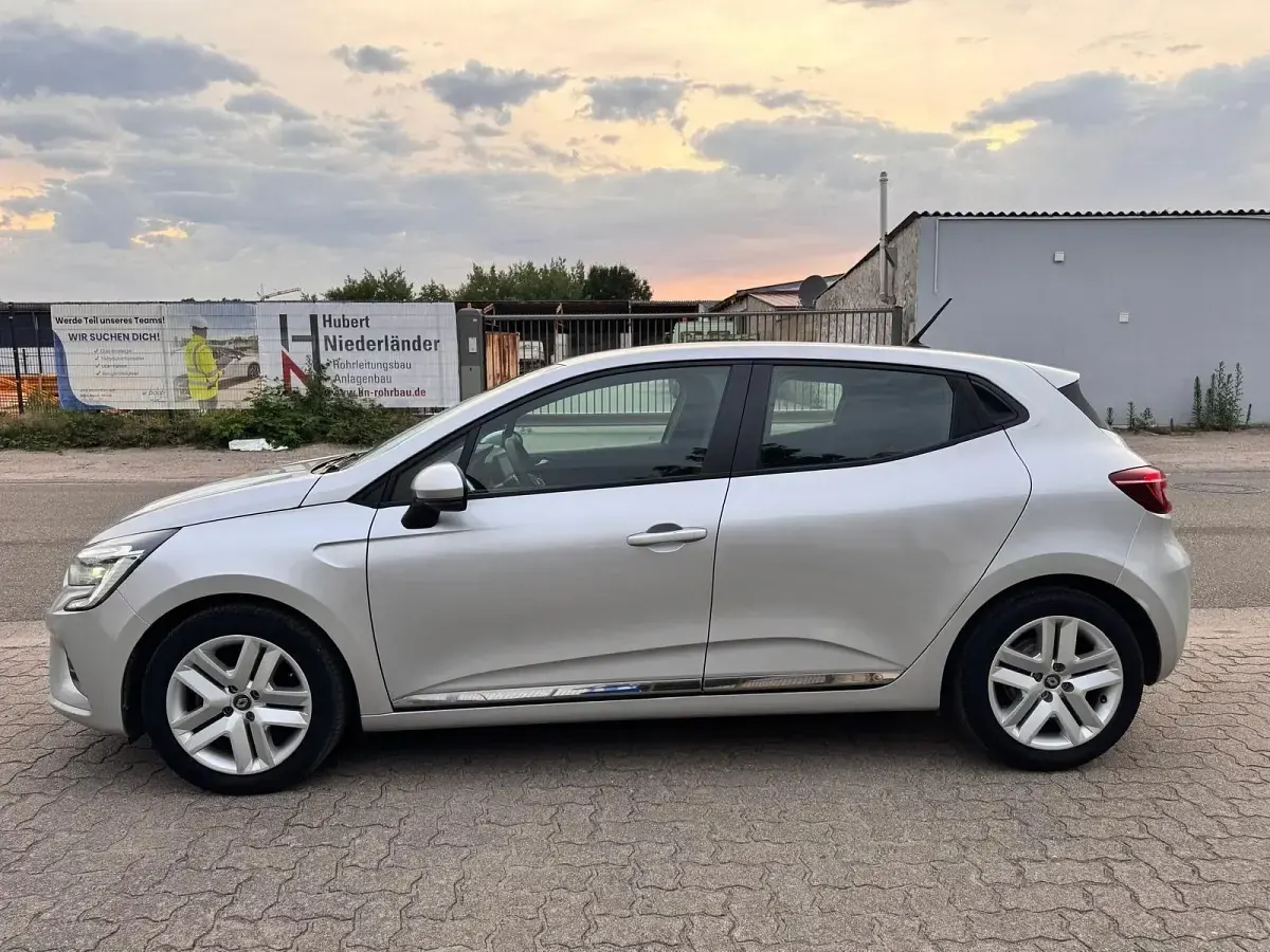 Gebraucht Renault Clio 140 PS (102 kW) 2022 Silber Kleinwagen
