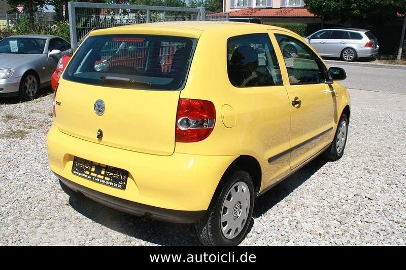 Gebraucht VW Fox 54 PS (39 kW) 2005 Gelb Kleinwagen