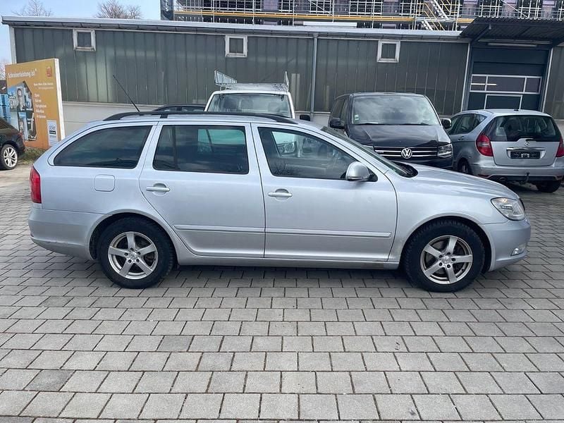 Gebraucht Skoda Octavia 140 PS (102 kW) 2010 Silber Kombi