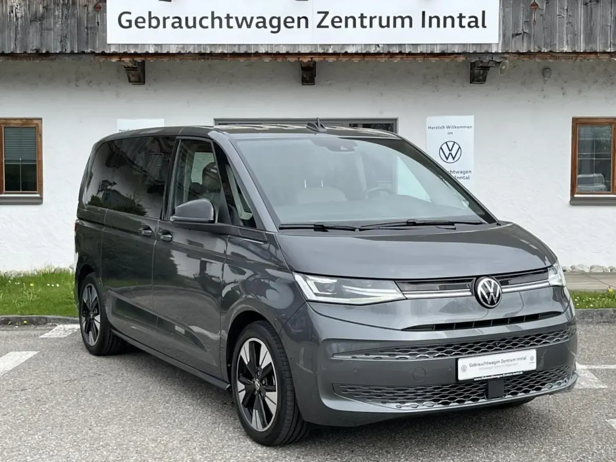 Gebraucht VW Multivan Life 150 PS (110 kW) 2025 Van / Kleinbus