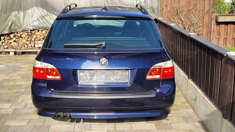 Gebraucht BMW 525 192 PS (141 kW) 2004 Blau Kombi