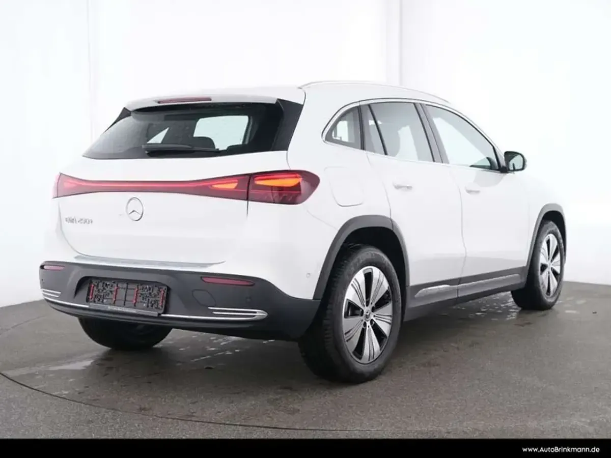 Gebraucht Mercedes EQA250+ Advanced 139 kW (190 PS) 2025 Unilack polarweiß SUV