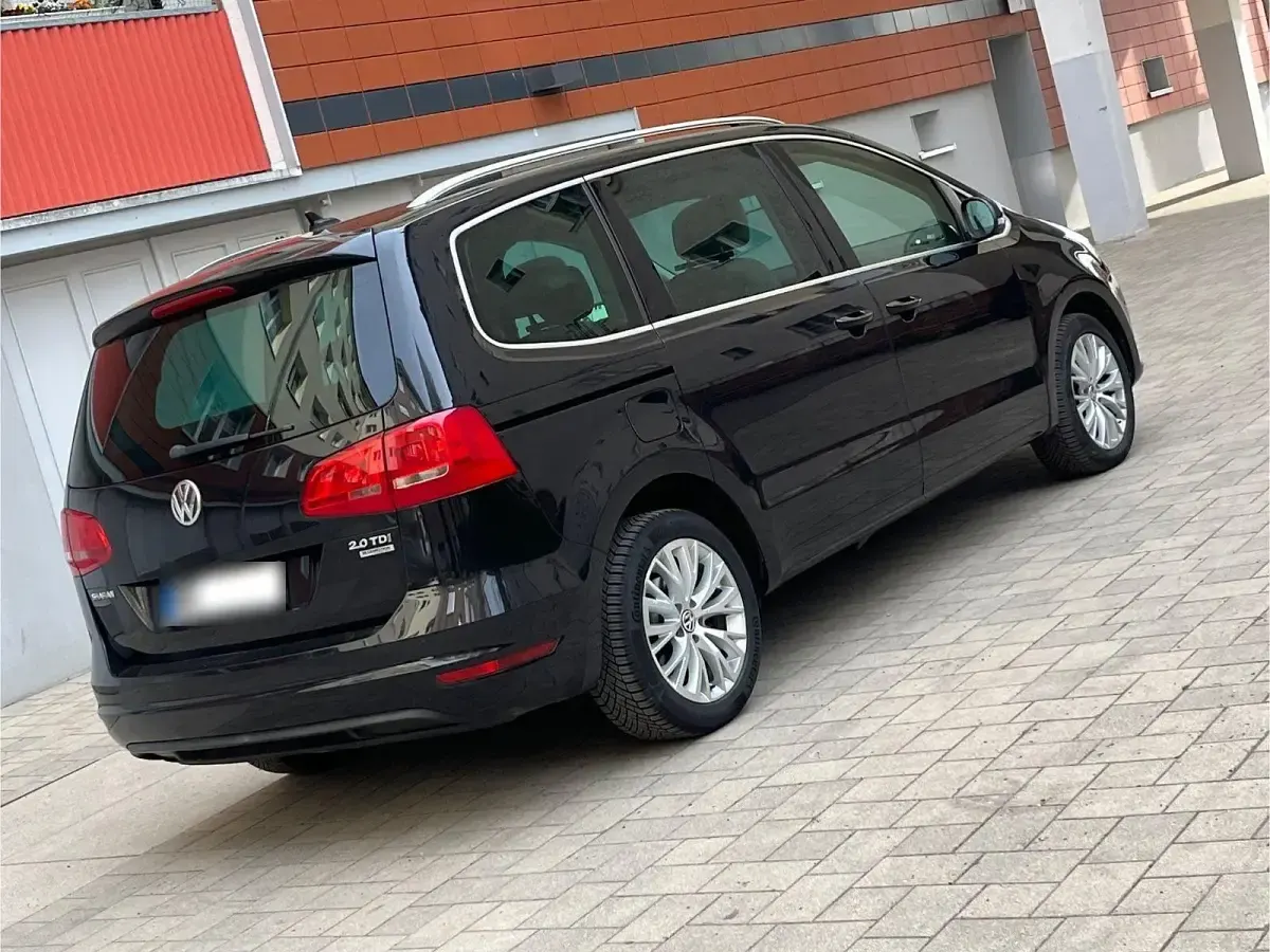 Gebraucht VW Sharan 177 PS (130 kW) 2013 Schwarz Van / Kleinbus