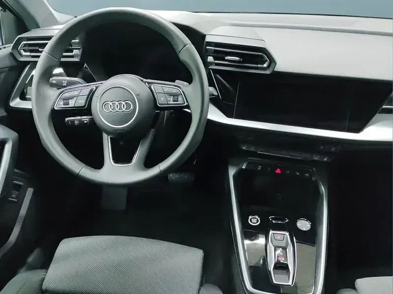 Gebraucht Audi A3 Sportback 150 PS (110 kW) 2025 Grau Kleinwagen