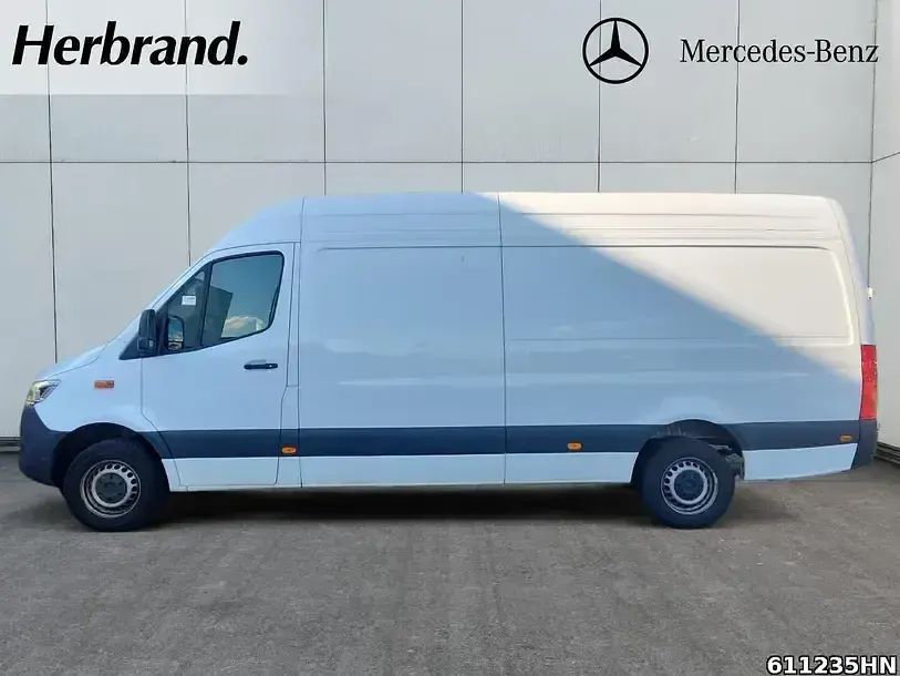 Gebraucht Mercedes Sprinter 170 PS (125 kW) 2025 Weiss Van