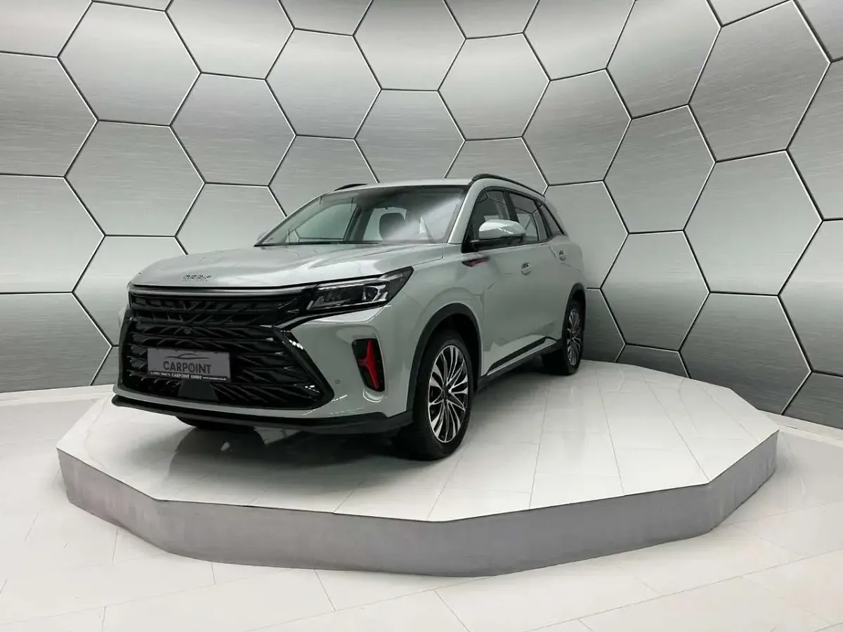 Neu DFSK Fengon 177 PS (130 kW) 2025 Grau SUV