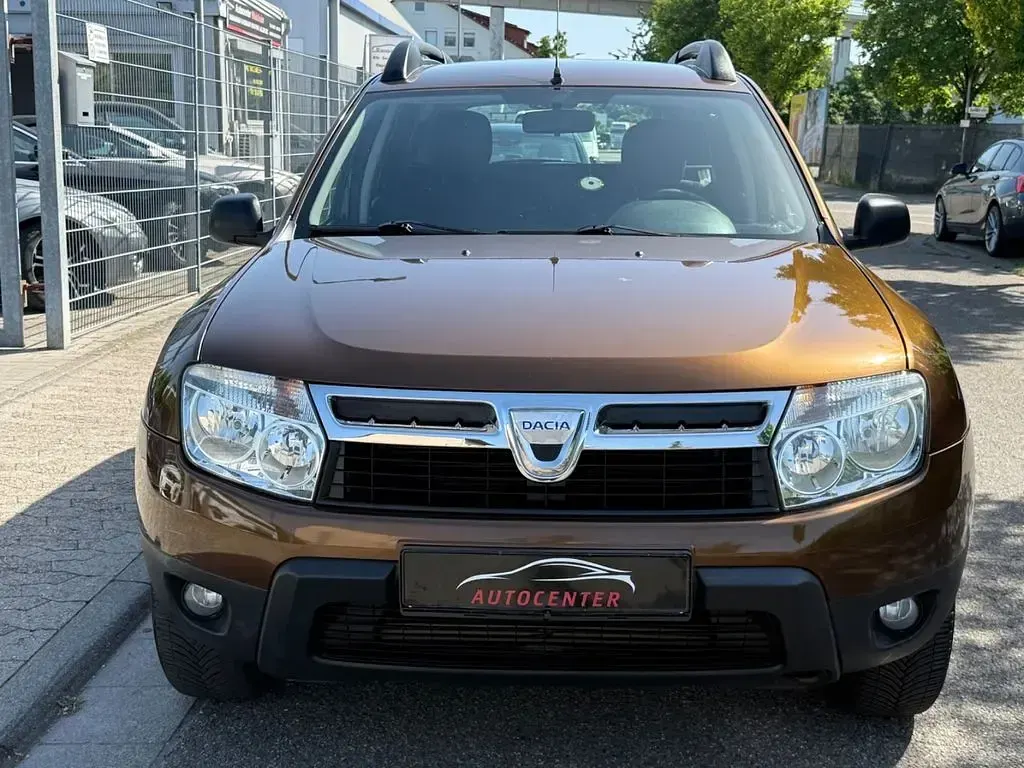 Gebraucht Dacia Duster Lauréate 107 PS (78 kW) 2011 Braun SUV