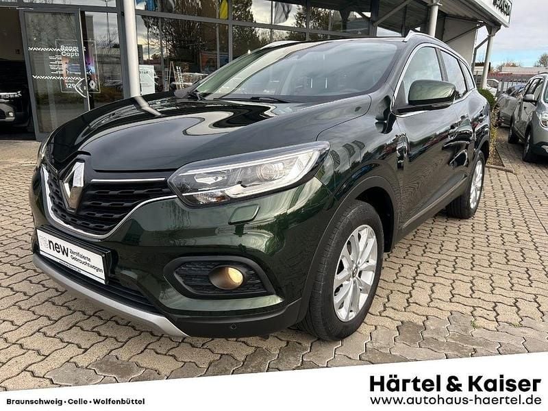 Uralgrünmetallic (grün) Gebraucht 2019 Renault Kadjar LIMITED Deluxe SUV | 13.580 € (Guter Preis) - Bild 1/4