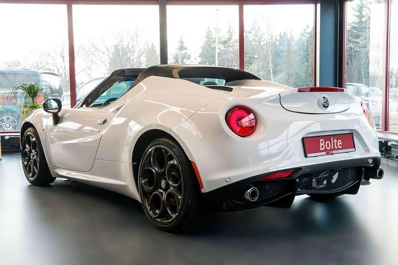 Gebraucht Alfa Romeo 4C Spider 239 PS (175 kW) 2019 Weiß Cabrio