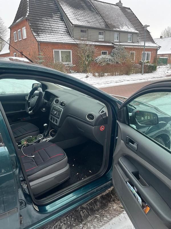 Gebraucht Ford Focus 101 PS (74 kW) 2004 Grün Kleinwagen