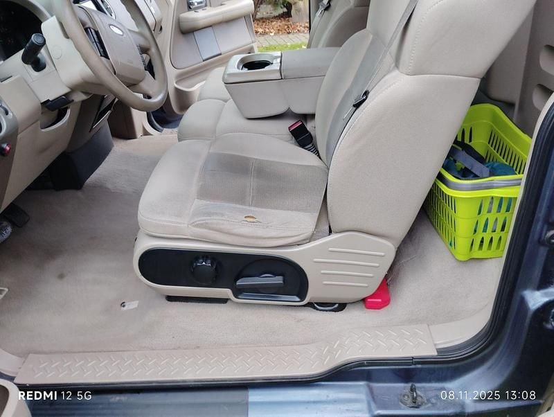 Second-hand Ford V8 235 CP (172 kW) 2005 Albastru SUV