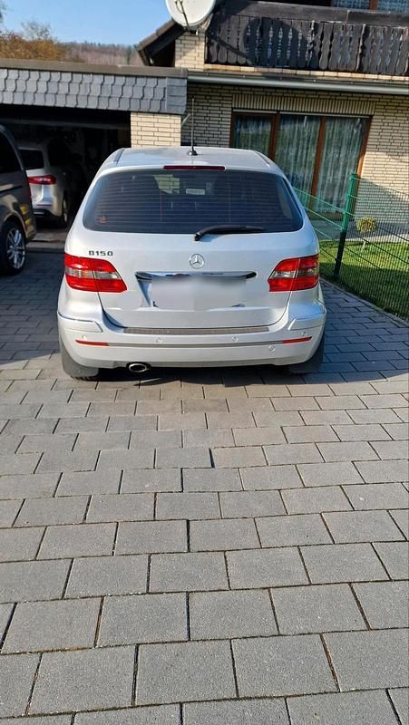Gebraucht Mercedes B150 95 PS (69 kW) 2007 Silber Van / Kleinbus