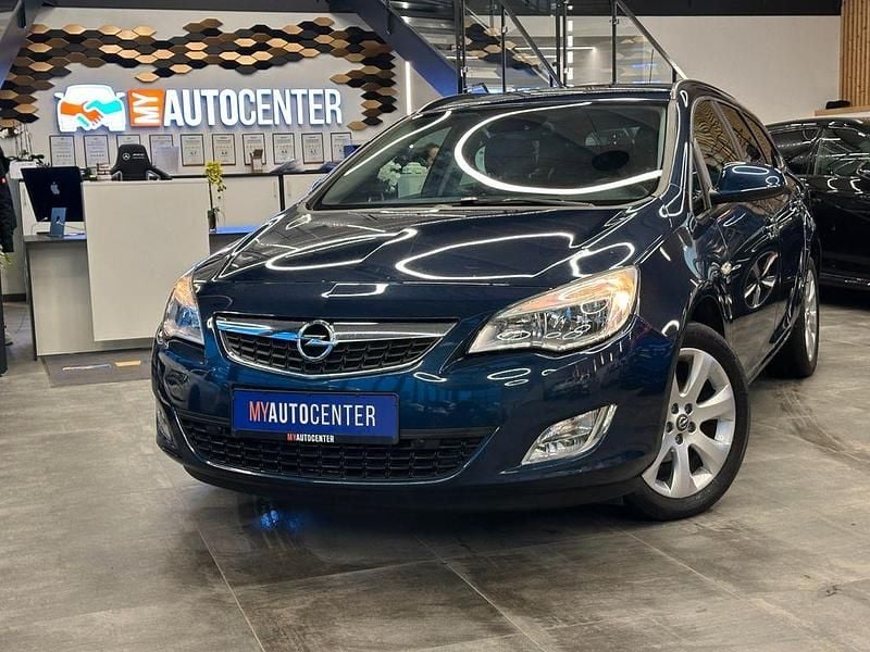Gebraucht Opel Astra 140 PS (102 kW) 2012 Blau Kombi