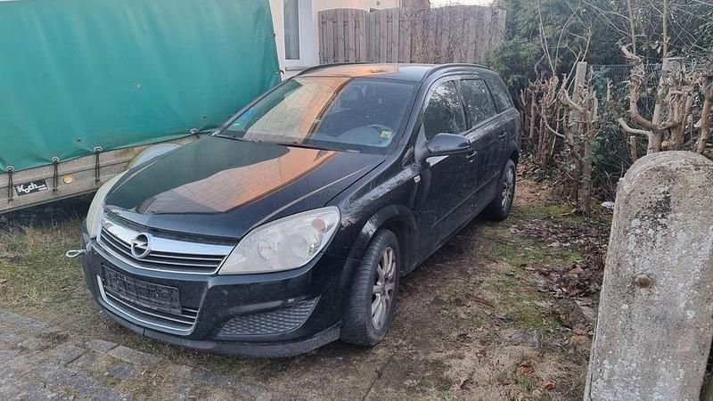 Gebraucht Opel Astra 101 PS (74 kW) 2007 Schwarz Kombi