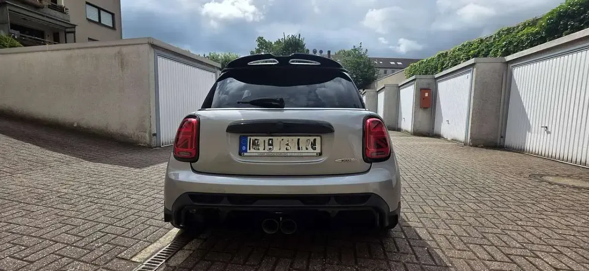 Gebraucht Mini John Cooper Works Classic 231 PS (169 kW) 2023 Silber Kleinwagen