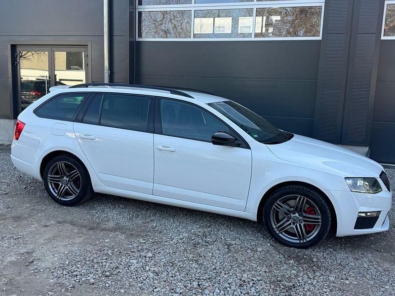 Gebraucht Skoda Octavia vRS 184 PS (135 kW) 2014 Weiß Kleinwagen