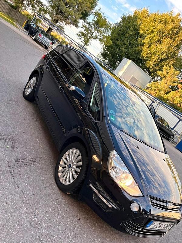 Schwarz Gebraucht 2014 Ford S-MAX S Van / Kleinbus | 10.870 € - Bild 1/4