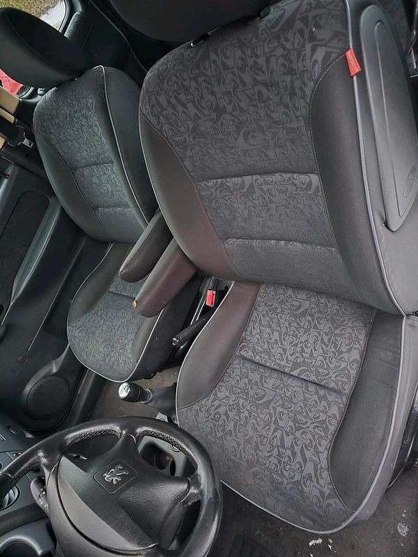 Gebraucht Peugeot Partner 90 PS (66 kW) 2005 Silber Van / Kleinbus