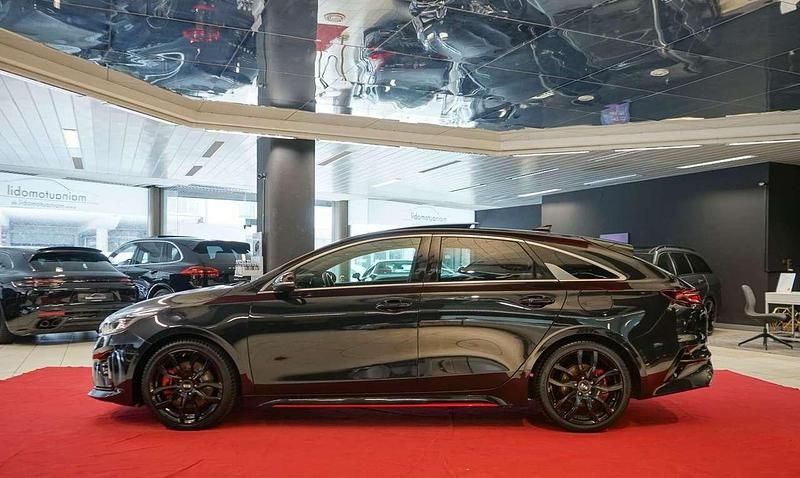Gebraucht Kia ProCeed GT 204 PS (150 kW) 2019 (1k) zilinaschwarz met. Kombi