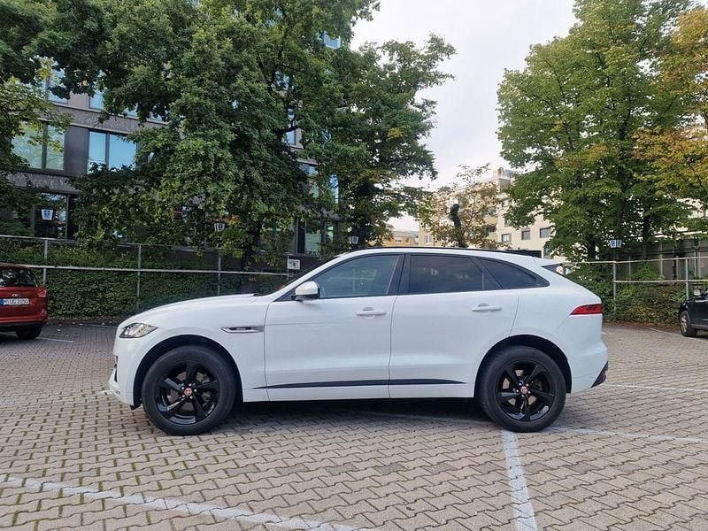 Weiß Gebraucht 2019 Jaguar F-Pace R-Sport SUV | 21.900 € (Superpreis) - Bild 1/4