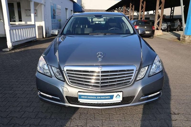 Gebraucht Mercedes E350 Elegance 306 PS (225 kW) 2012 Palladiumsilver  metallic pa Limousine