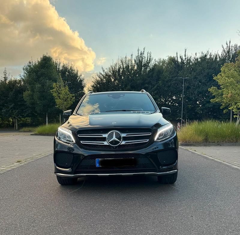Schwarz Gebraucht 2018 Mercedes GLE350 SUV | 34.000 € (Etwas zu teuer) - Bild 1/4