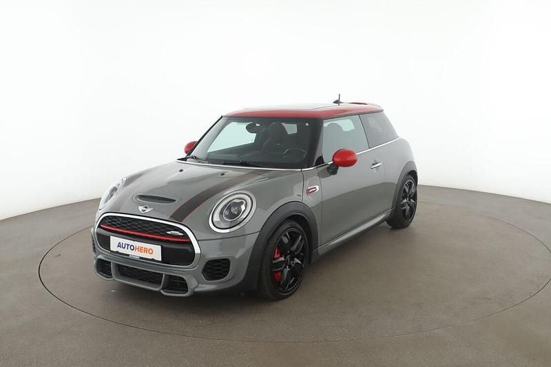 Grau Gebraucht 2018 Mini John Cooper Works Kleinwagen | 22.870 € (Fairer Preis) - Bild 1/3