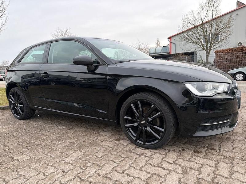 Gebraucht Audi A3 Attraction 110 PS (80 kW) 2016 Schwarz Limousine