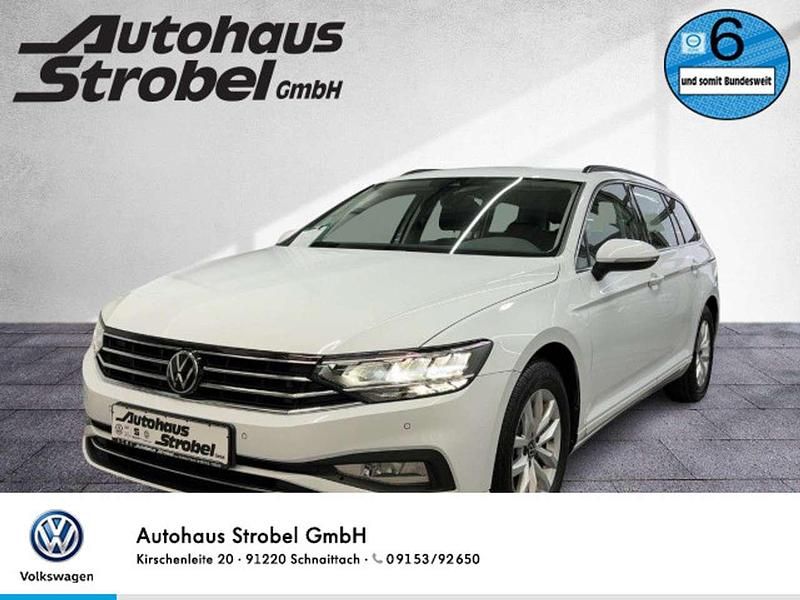 Gletscherweiß metallic (metallic) Gebraucht 2022 VW Passat Business Kombi | 24.990 € (Etwas zu teuer) - Bild 1/3