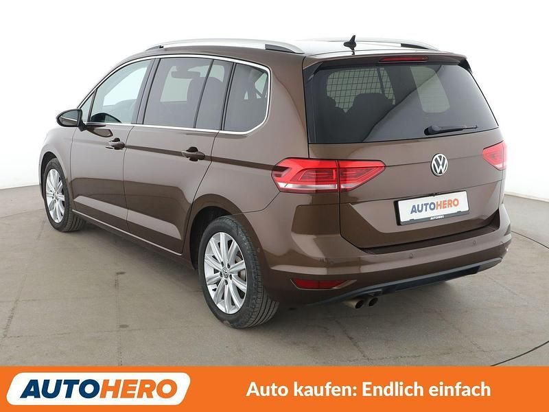 Gebraucht VW Touran Highline 180 PS (132 kW) 2017 Braun Van / Kleinbus