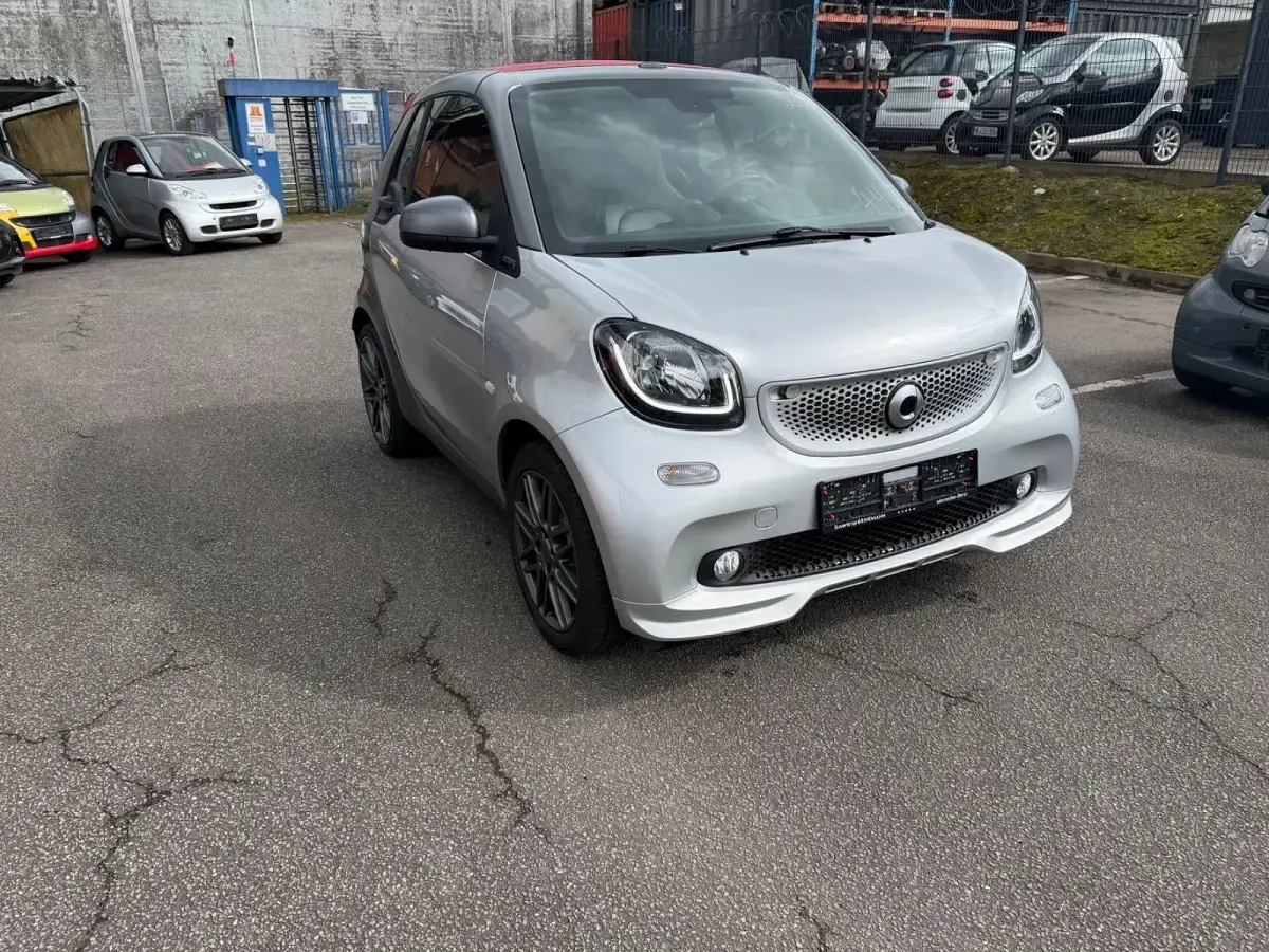 Gebraucht Smart ForTwo Cabrio Brabus 90 PS (66 kW) 2018 Silber Cabrio