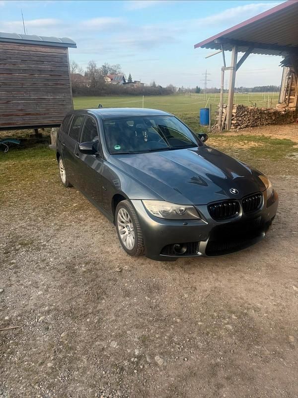 Gebraucht BMW 320 177 PS (130 kW) 2009 Grün Kombi