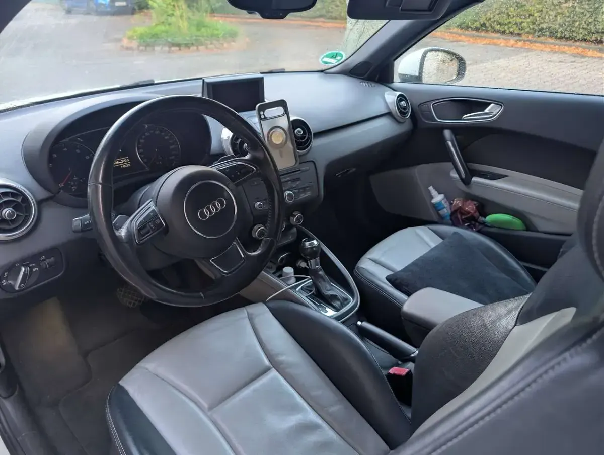 Gebraucht Audi A1 S-Line 122 PS (89 kW) 2011 Weiß Kleinwagen