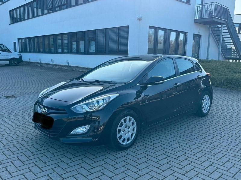 Gebraucht Hyundai i30 110 PS (80 kW) 2014 Schwarz Limousine